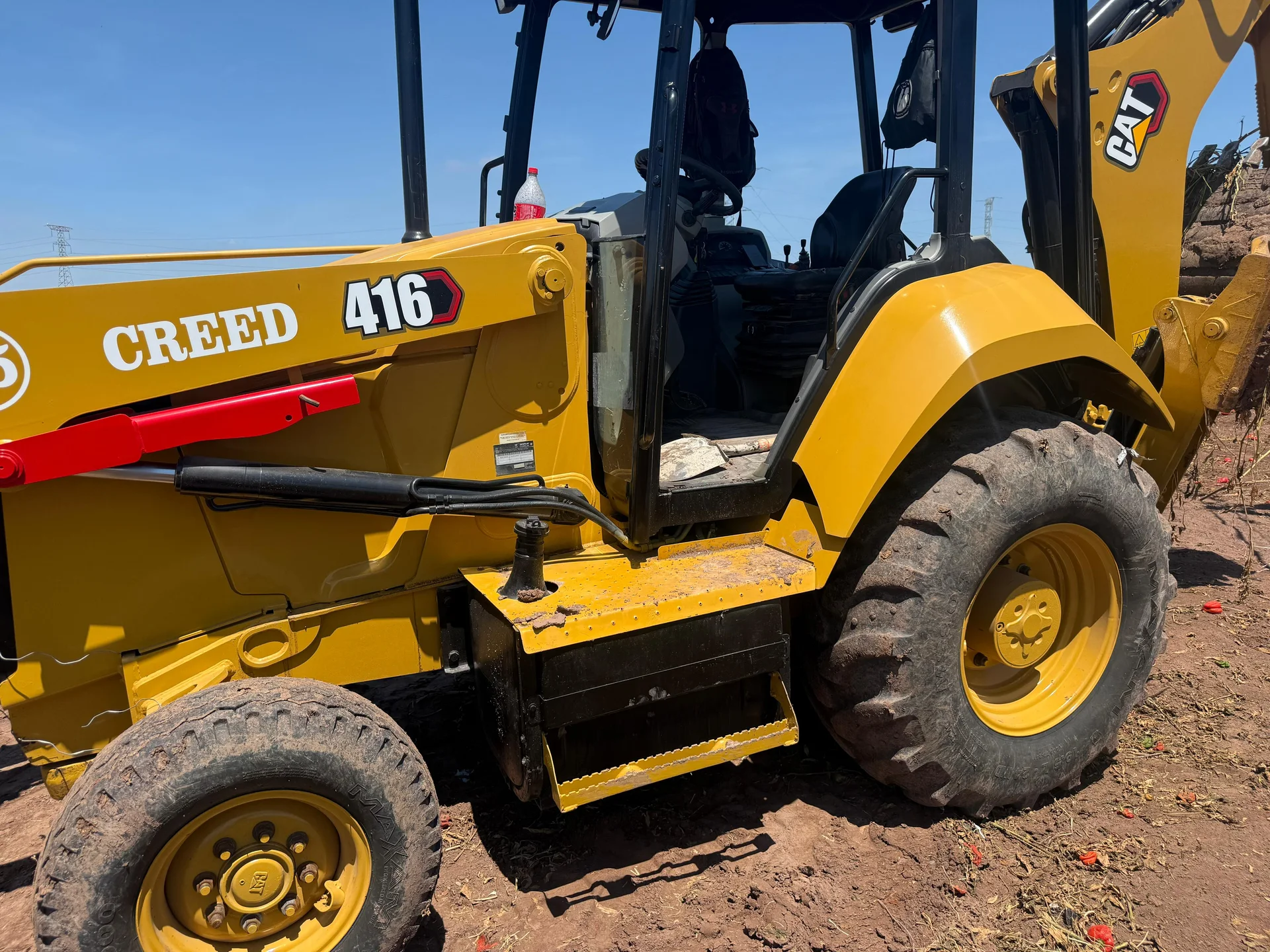 «Creed» #25 — costado retro 416 Creed con cabina
