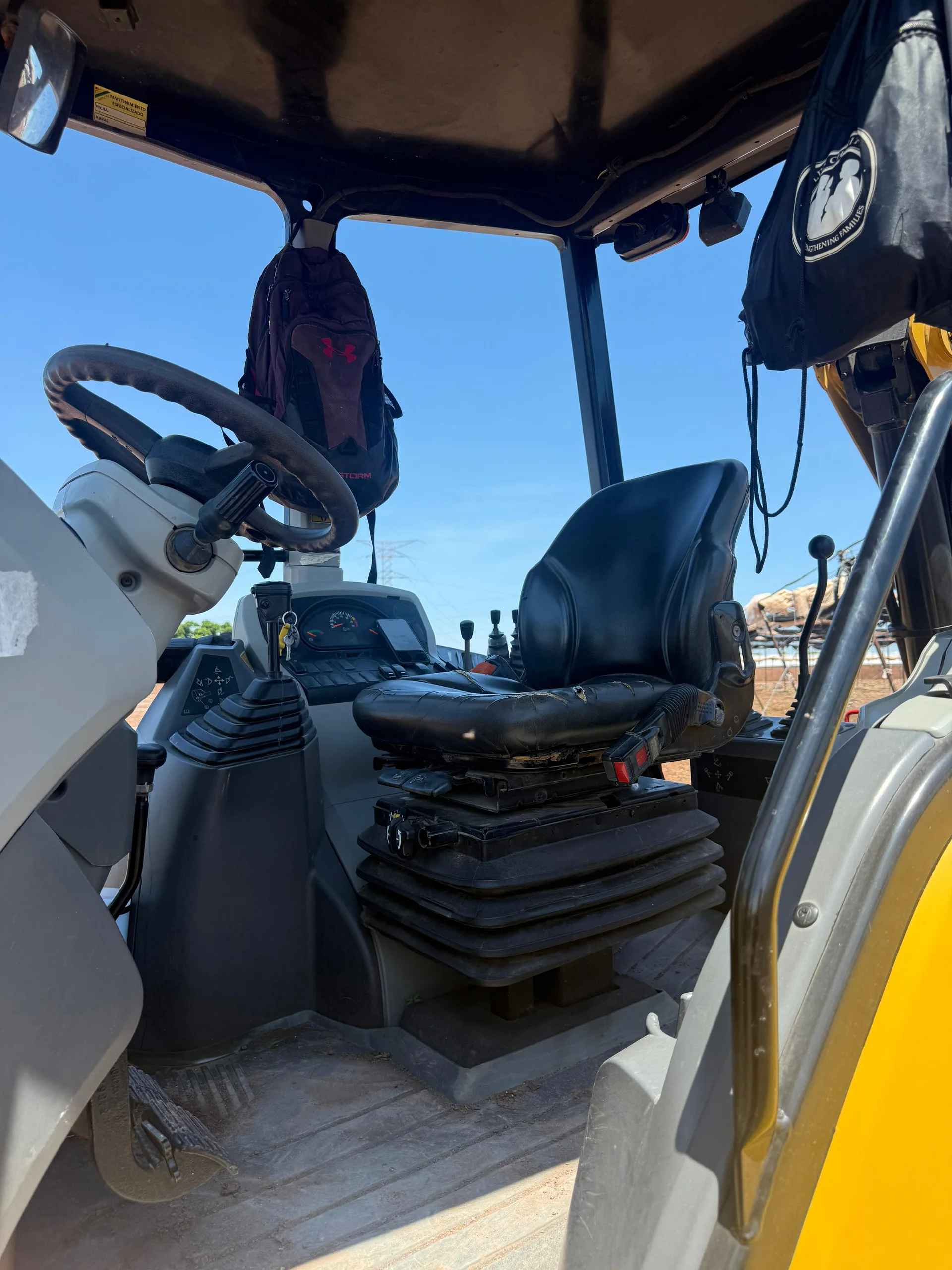 «Creed» #25 — asiento joysticks y volante desde cabina