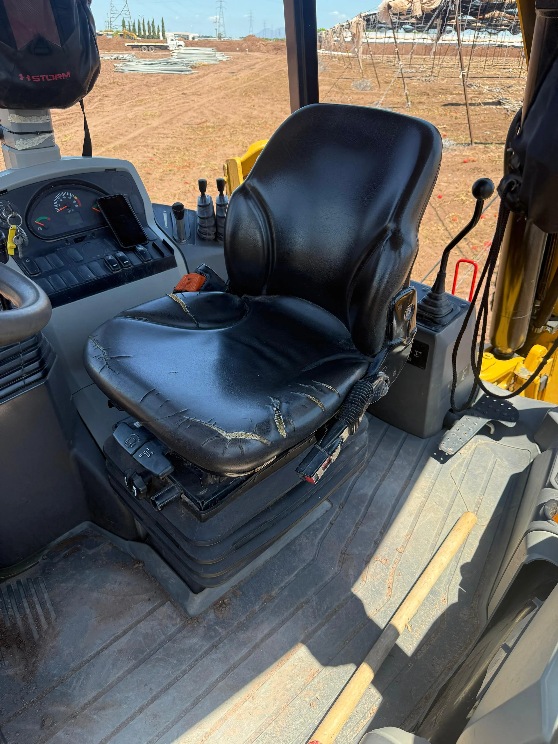 «Creed» #25 — asiento operador tablero y palancas