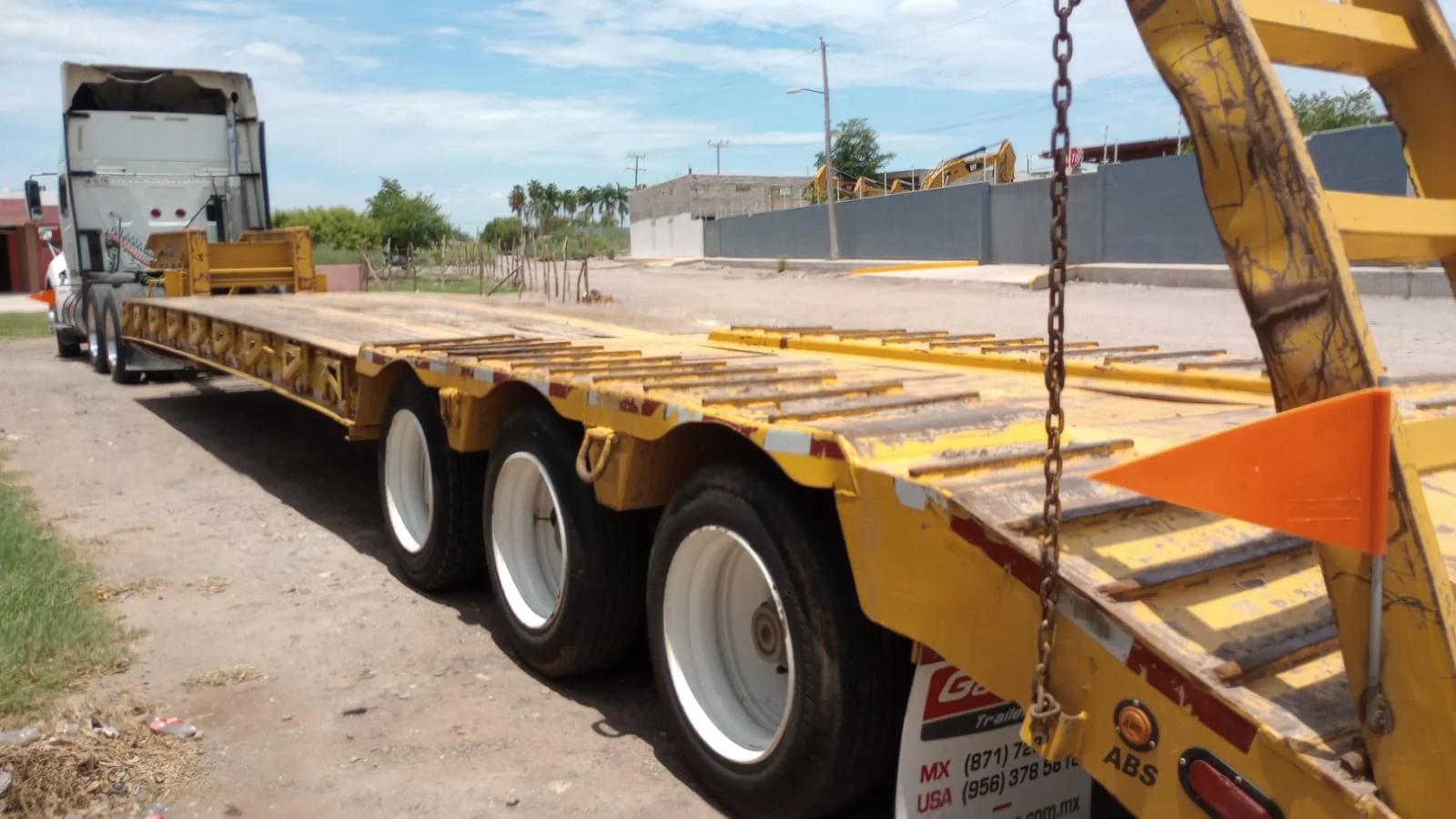 «El Chico 01» #8 — cama baja trasera con cadena en primer plano
