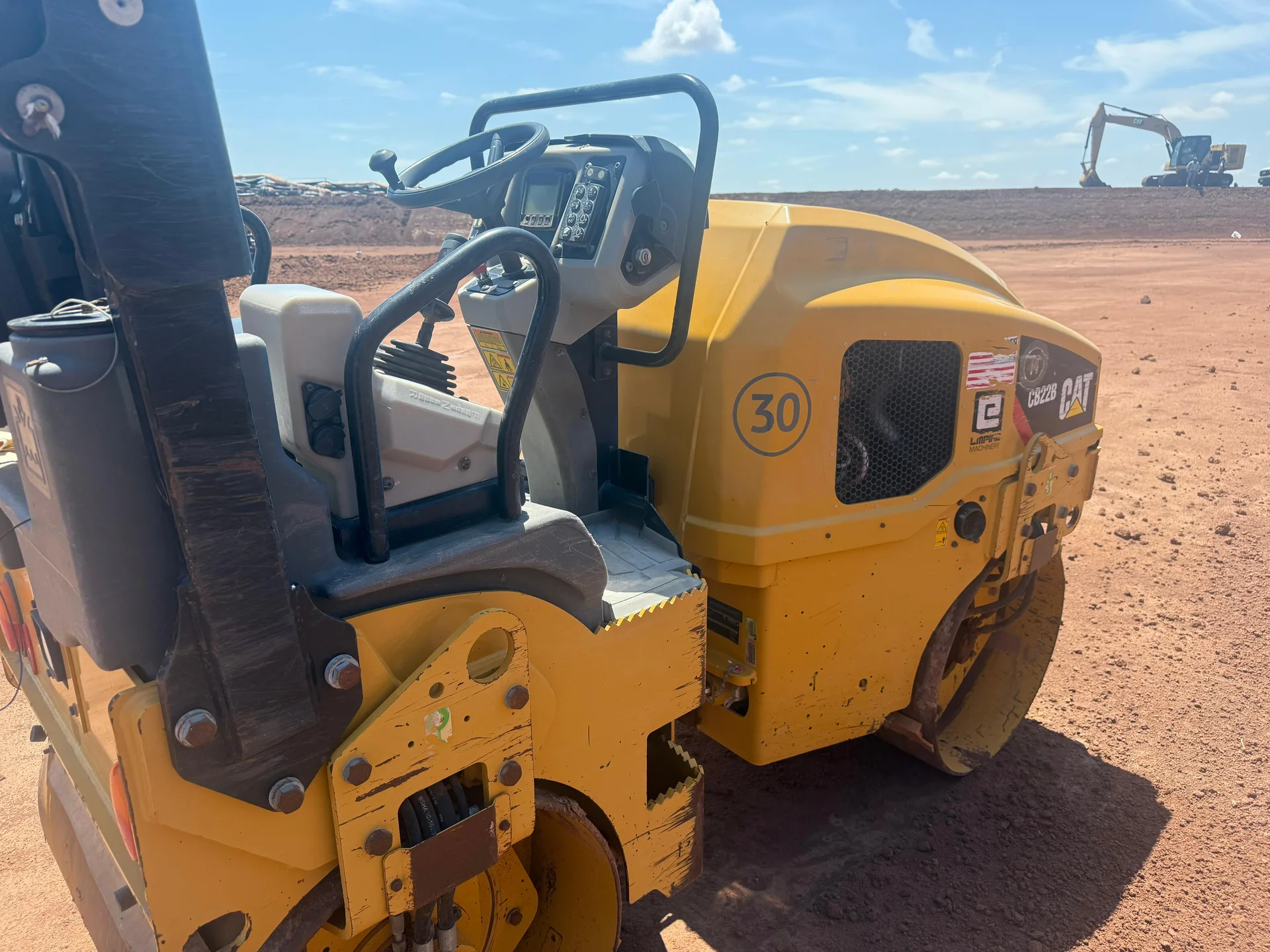 «Net» #30 — compactador CB22B Net tres cuartos trasero