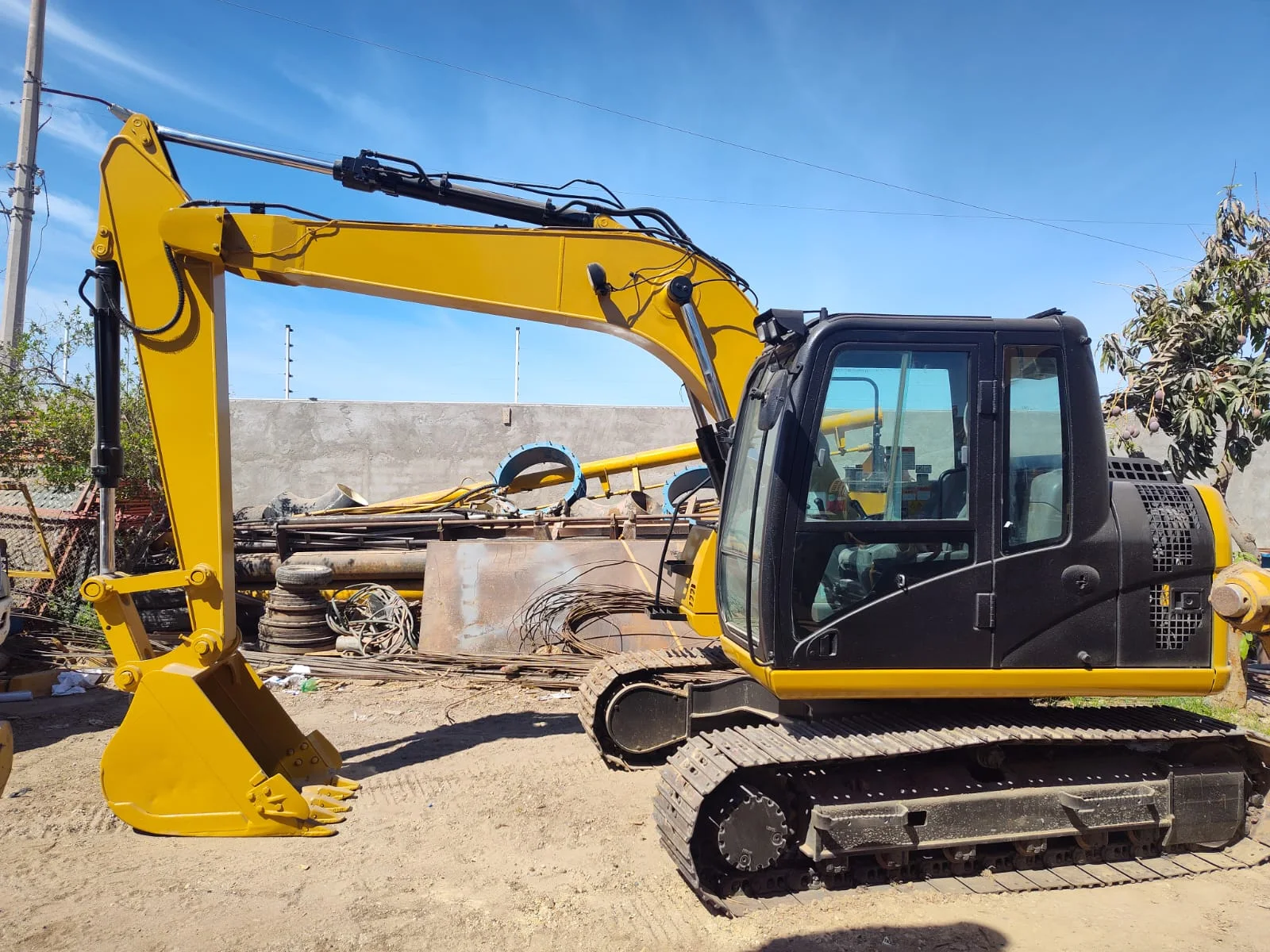 «Troyano» #38 — excavadora 311 perfil lateral completo