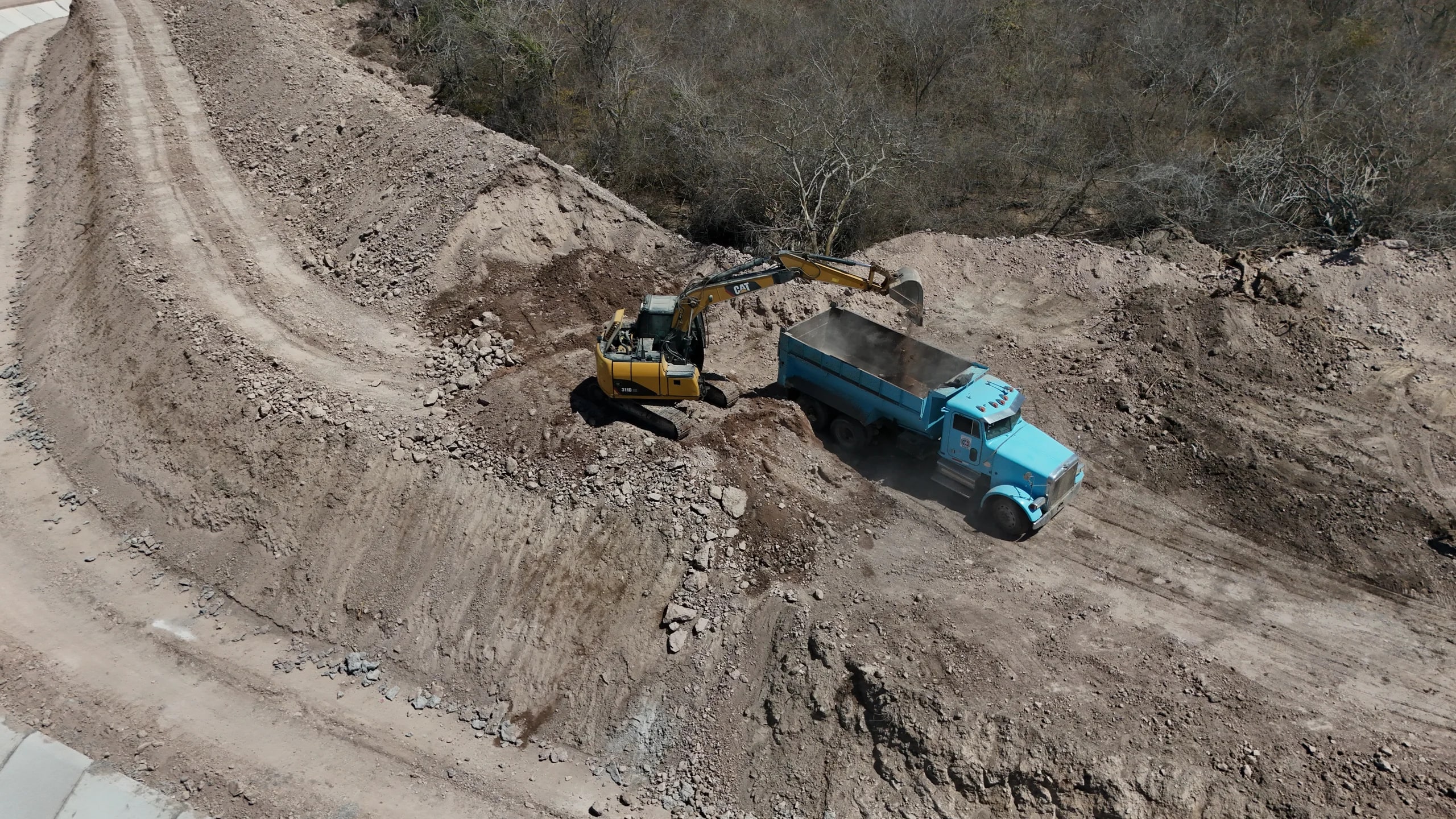Canal principal margen izquierda Río Baluarte — vista 8