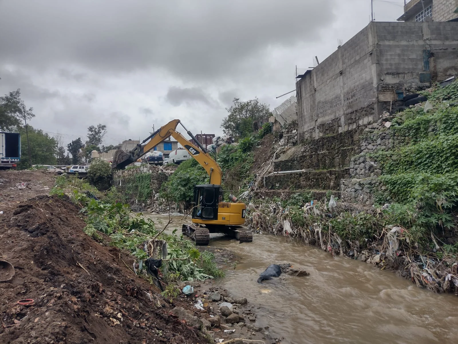 Saneamiento del Río Totolica