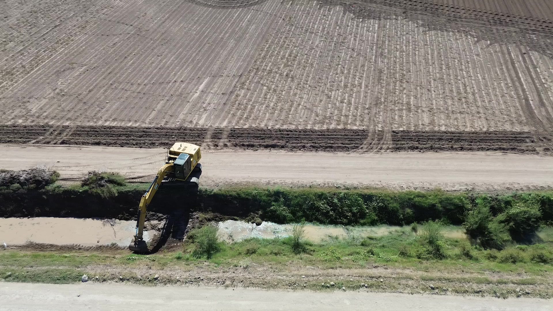 CAT 320GC en obra — foto 1