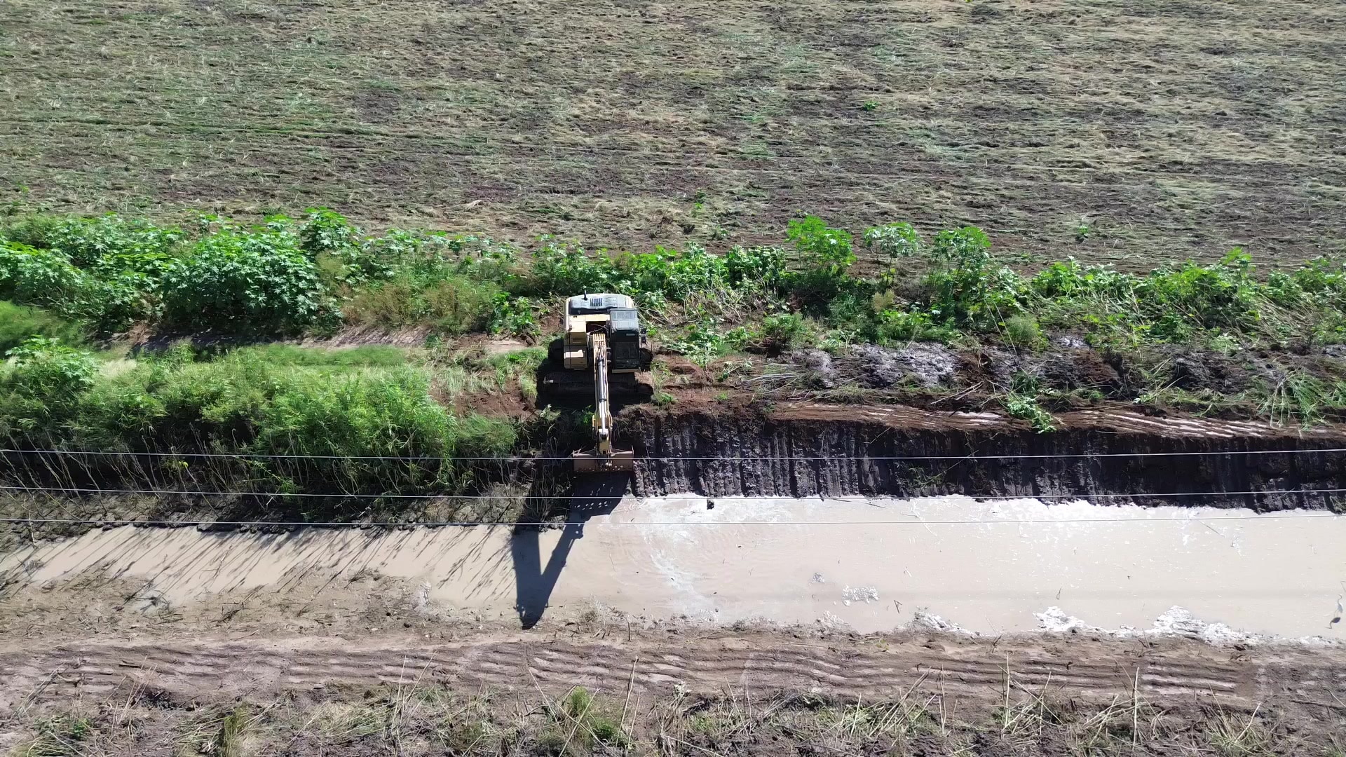 CAT 320GX en obra — foto 1